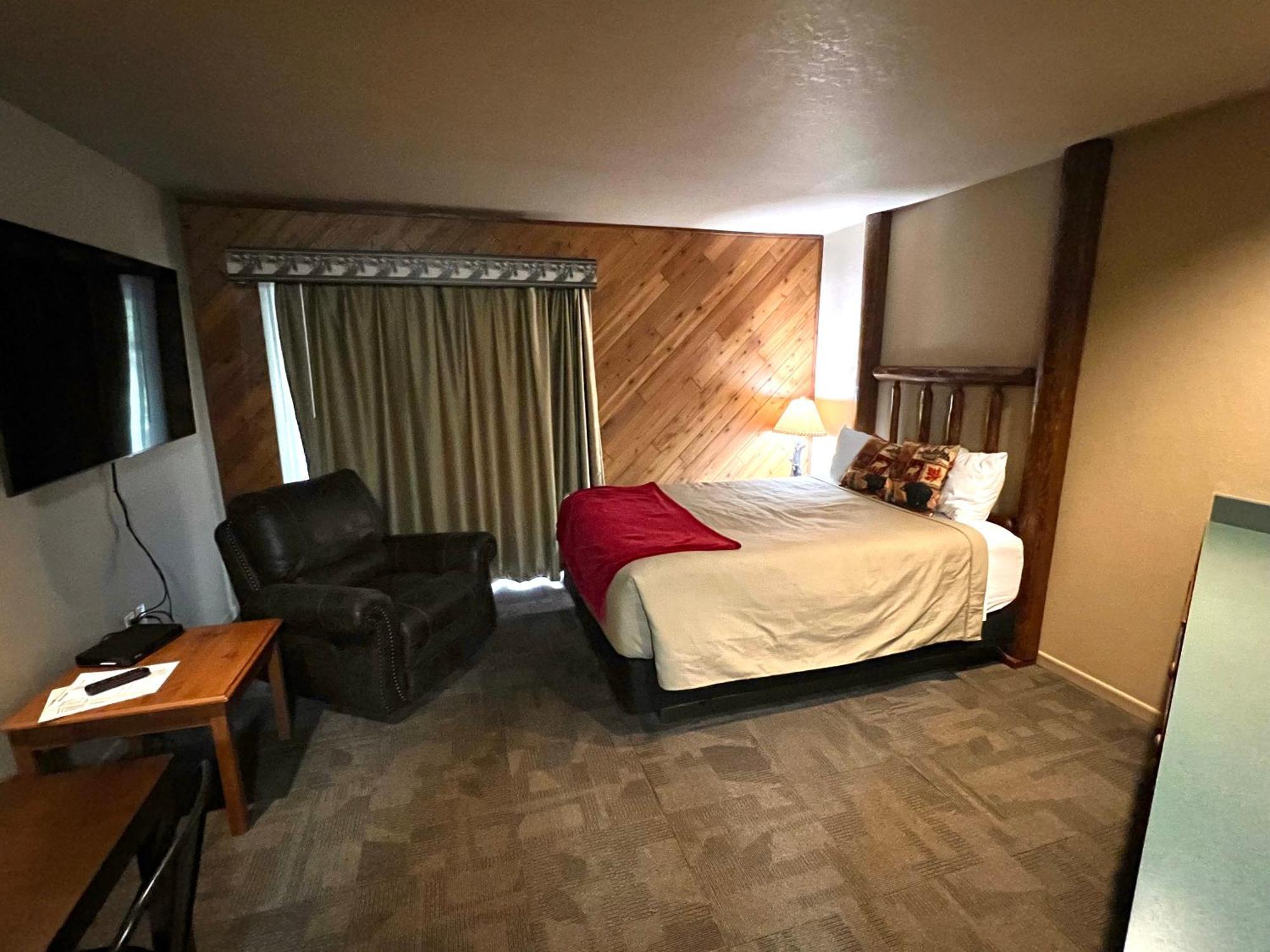 Whitetail Lodge Saint Germain Extérieur photo